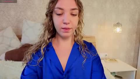 Snapshot of alice_muah chatting on July 6, 5:26 am Alice online show from July 6, 5:26 am