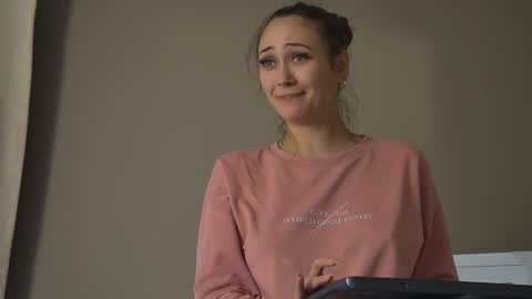 AliceMunro online show from October 9, 7:34 pm