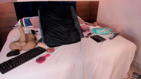 alice_simpson1 online show from January 15, 11:53 am