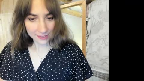 Snapshot of alice_sincere chatting on May 17, 9:11 pm Alice Love you all online show from May 17, 9:11 pm