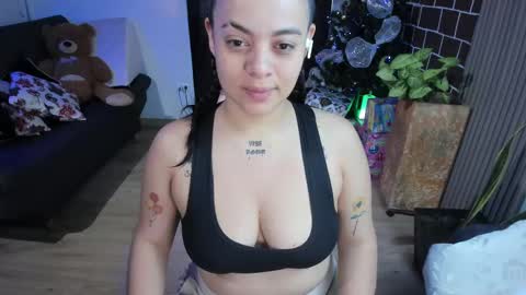 Snapshot of alice_star7 chatting on December 28, 12:56 pm Alice online show from December 28, 12:56 pm