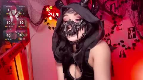 Snapshot of alice_succubus chatting on October 31, 7:37 pm alice_succubus online show from October 31, 7:37 pm