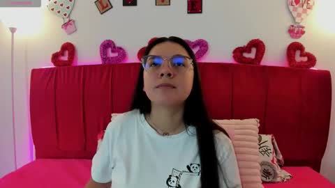 Snapshot of alice_summer1 chatting on February 6, 7:50 pm alice_summer1 online show from February 6, 7:50 pm