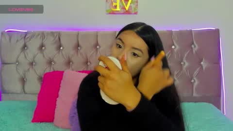 Snapshot of alice_summer1 chatting on March 8, 10:57 pm alice_summer1 online show from March 8, 10:57 pm