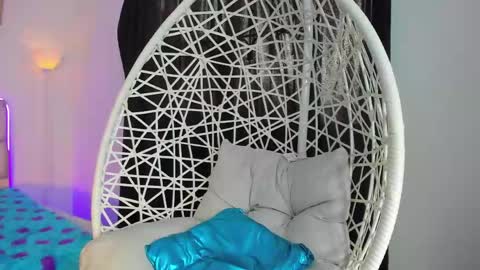 Snapshot of alice_summer1 chatting on April 3, 10:08 pm alice_summer1 online show from April 3, 10:08 pm