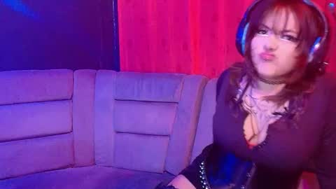 alice_von_rose online show from May 6, 6:08 am