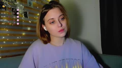 Snapshot of alice_wander chatting on January 7, 12:18 pm Alice online show from January 7, 12:18 pm