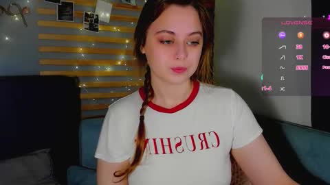 Snapshot of alice_wander chatting on March 16, 1:55 am Alice online show from March 16, 1:55 am