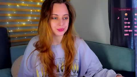 Snapshot of alice_wander chatting on April 3, 4:54 am Alice online show from April 3, 4:54 am