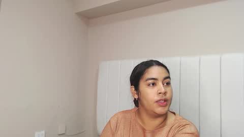 Alicia online show from February 9, 1:37 pm