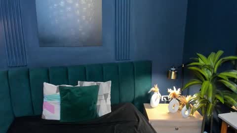 Alice and Asia online show from September 19, 2:57 am