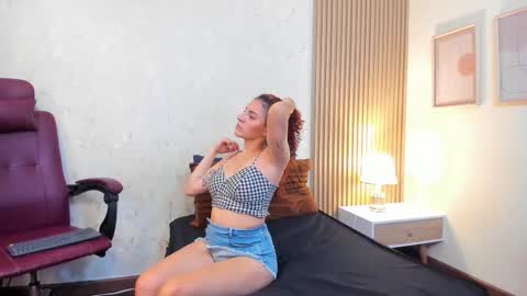 Snapshot of aliceandsia chatting on March 4, 6:58 pm Alice and Asia online show from March 4, 6:58 pm