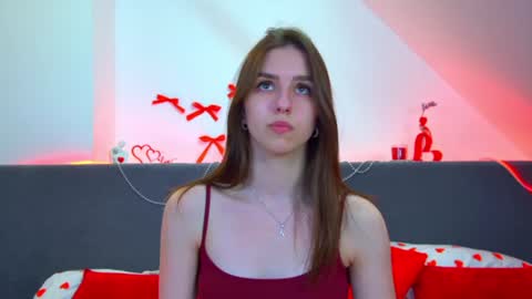 Snapshot of aliceatkin chatting on June 12, 6:23 am Alice online show from June 12, 6:23 am