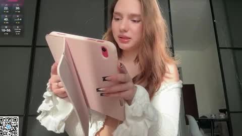 Snapshot of alicebloomxx chatting on March 30, 10:38 am alicebloomxx online show from March 30, 10:38 am