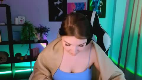 alicechanell online show from May 22, 4:19 am
