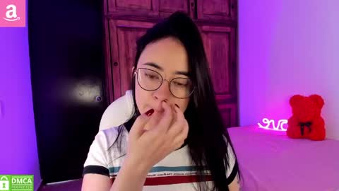 Aliceee  ..   97YP9VWGZHrefnav wishlist lists 1 online show from May 8, 1:27 pm