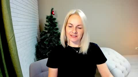 Alicee online show from December 2, 8:00 pm