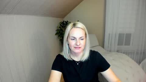 Alicee online show from December 23, 4:50 pm