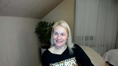 Alicee online show from January 3, 9:05 pm