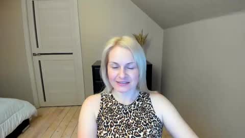 Alicee online show from February 10, 6:45 pm