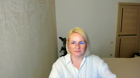 Alicee online show from April 14, 7:09 pm