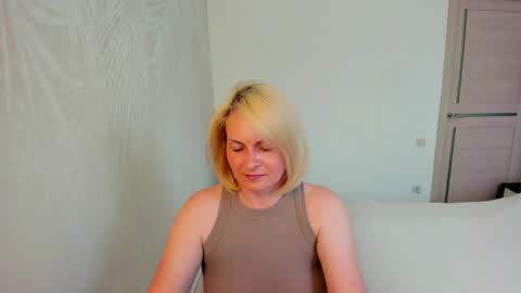 Alicee online show from May 19, 9:37 am