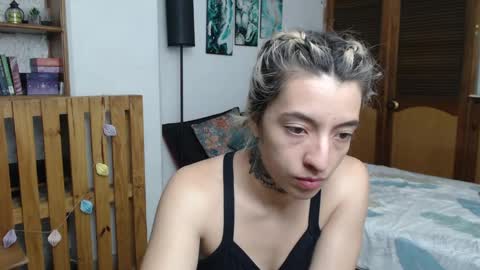 alicee_logan_ online show from May 7, 11:21 pm