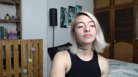 alicee_logan_ online show from May 10, 11:32 pm