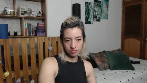 alicee_logan_ online show from May 18, 2:40 am