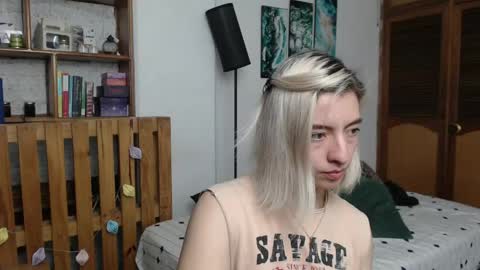 alicee_logan_ online show from May 19, 2:29 am