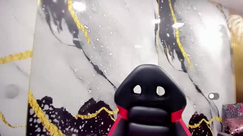 Snapshot of alicee_mature chatting on February 20, 6:26 am alicee online show from February 20, 6:26 am