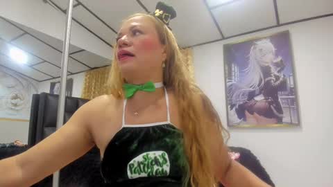 Snapshot of alicee_mature chatting on March 17, 9:18 pm alicee online show from March 17, 9:18 pm