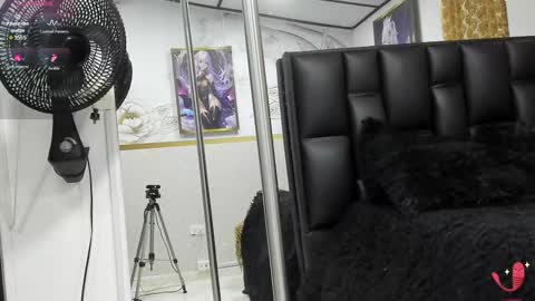 Snapshot of alicee_mature chatting on March 29, 7:36 pm alicee online show from March 29, 7:36 pm