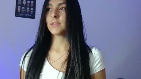 Snapshot of alicee_roos chatting on January 20, 10:04 pm Alice online show from January 20, 10:04 pm