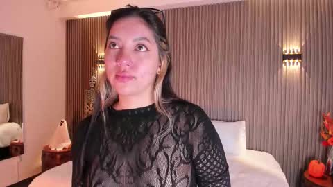 Snapshot of alicehanz_ chatting on October 28, 4:27 am Alice online show from October 28, 4:27 am