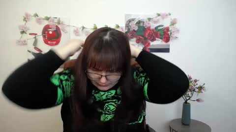 Snapshot of aliceinks chatting on January 17, 7:13 am AliceInks online show from January 17, 7:13 am