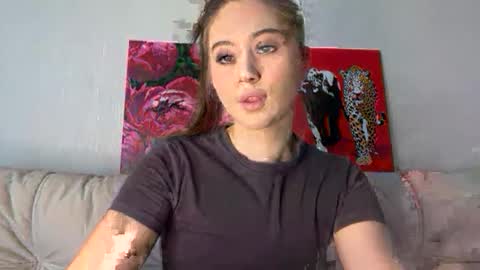 aliceinlustland online show from May 14, 12:34 pm