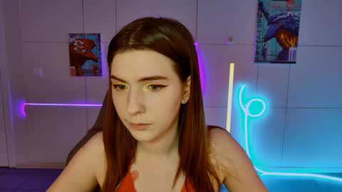 Snapshot of aliceinredsquare_ chatting on September 27, 9:03 am Alice online show from September 27, 9:03 am