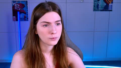 Snapshot of aliceinredsquare_ chatting on October 22, 5:08 am Alice online show from October 22, 5:08 am