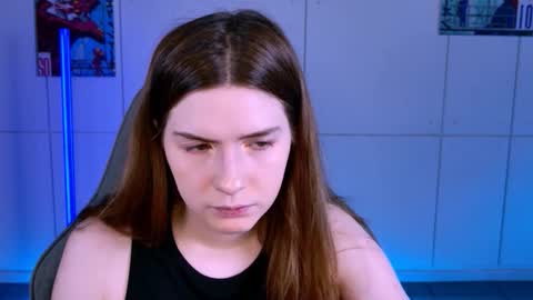 Snapshot of aliceinredsquare_ chatting on October 24, 5:15 am Alice online show from October 24, 5:15 am