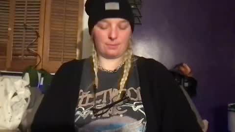 Snapshot of aliceinsmuttyland chatting on January 8, 10:34 pm Alice online show from January 8, 10:34 pm