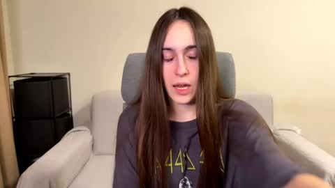Snapshot of alicekollt chatting on April 8, 8:20 pm alicekollt online show from April 8, 8:20 pm