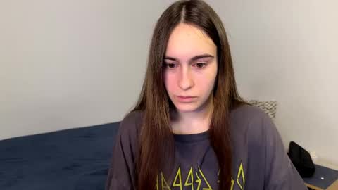 Snapshot of alicekollt chatting on April 21, 2:04 am alicekollt online show from April 21, 2:04 am