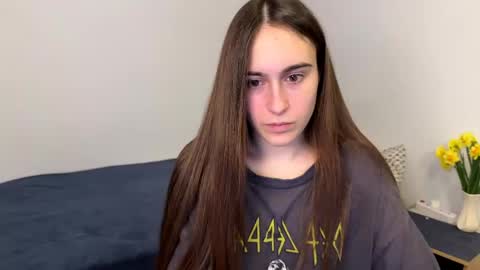 Snapshot of alicekollt chatting on April 28, 2:27 am alicekollt online show from April 28, 2:27 am
