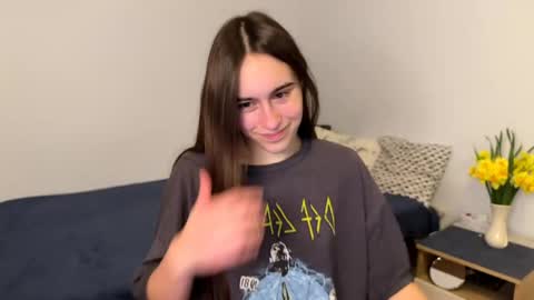 Snapshot of alicekollt chatting on April 28, 9:20 pm alicekollt online show from April 28, 9:20 pm