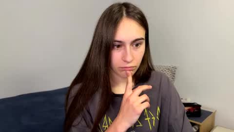 Snapshot of alicekollt chatting on May 18, 7:31 pm alicekollt online show from May 18, 7:31 pm