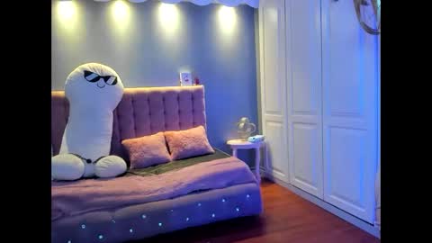 Alice online show from March 6, 1:18 pm