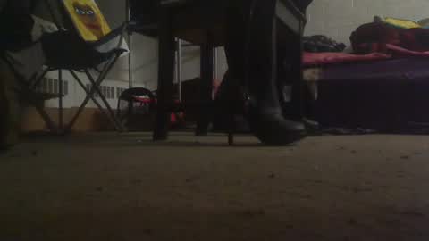 Snapshot of aliceleemcgee chatting on January 1, 1:15 am aliceleemcgee online show from January 1, 1:15 am