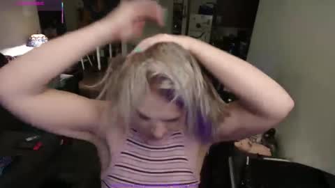 Snapshot of aliceliddell710 chatting on April 9, 2:33 am Alice Liddell online show from April 9, 2:33 am