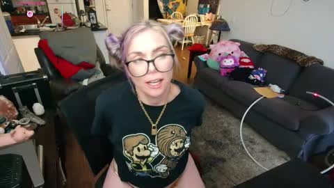 Snapshot of aliceliddell710 chatting on May 5, 1:24 am Alice Liddell online show from May 5, 1:24 am